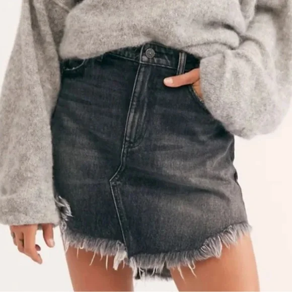 Free People Bailey Frayed Denim Skirt ASO Miranda Lambert - Picture 2 of 10
